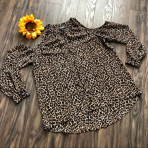 🦋B2G1🦋NICOLE MILLER Leopard Cold Shoulder Button Down Top M - Picture 6 of 8
